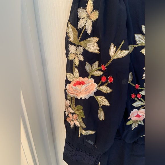 Hope & Ivy Neck Wrap Dress in Navy with Floral Embroidery and waist bow tie - Picture 5 of 6